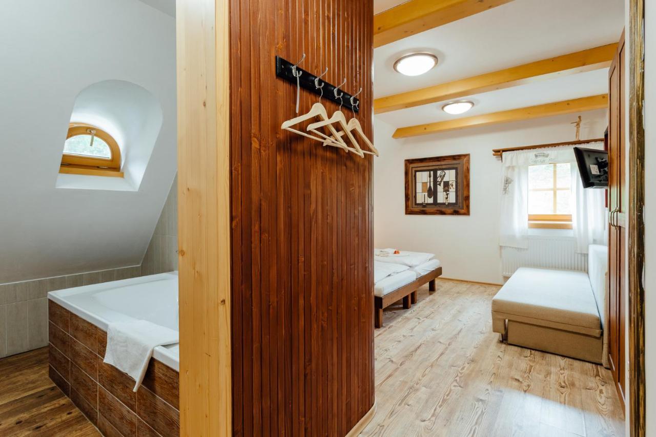Wellness Rezort Janosikov Dvor Zázrivá Extérieur photo