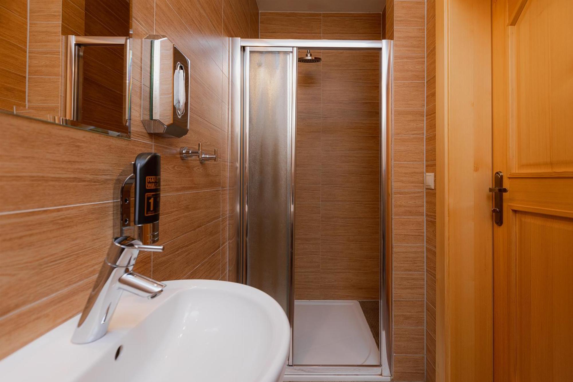 Wellness Rezort Janosikov Dvor Zázrivá Extérieur photo